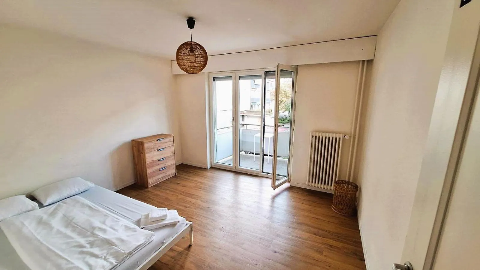 Large City Center Apartments With Balcony Alt Zurigo