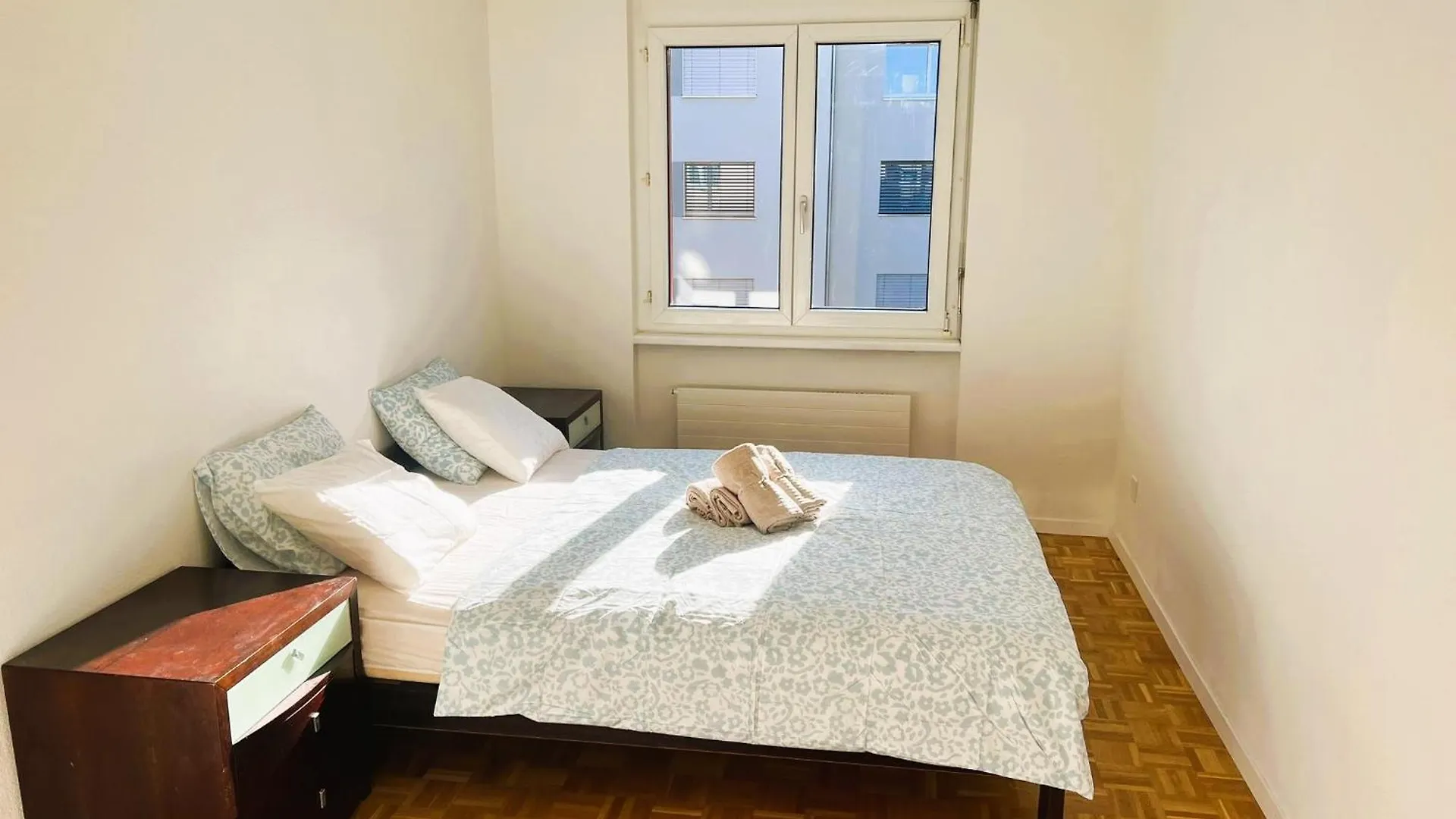 Large City Center Apartments With Balcony Alt Zürich 0*,